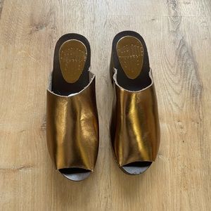Charlotte Stone Nan Clogs in Gold